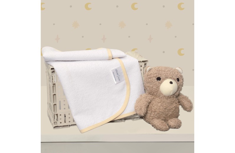 Σελτεδάκι 50x70cm 300gr/sm Με Μπεζ Ρέλι – Oliver Baby